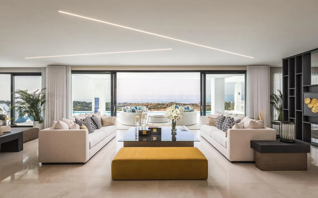 Royal Views 2