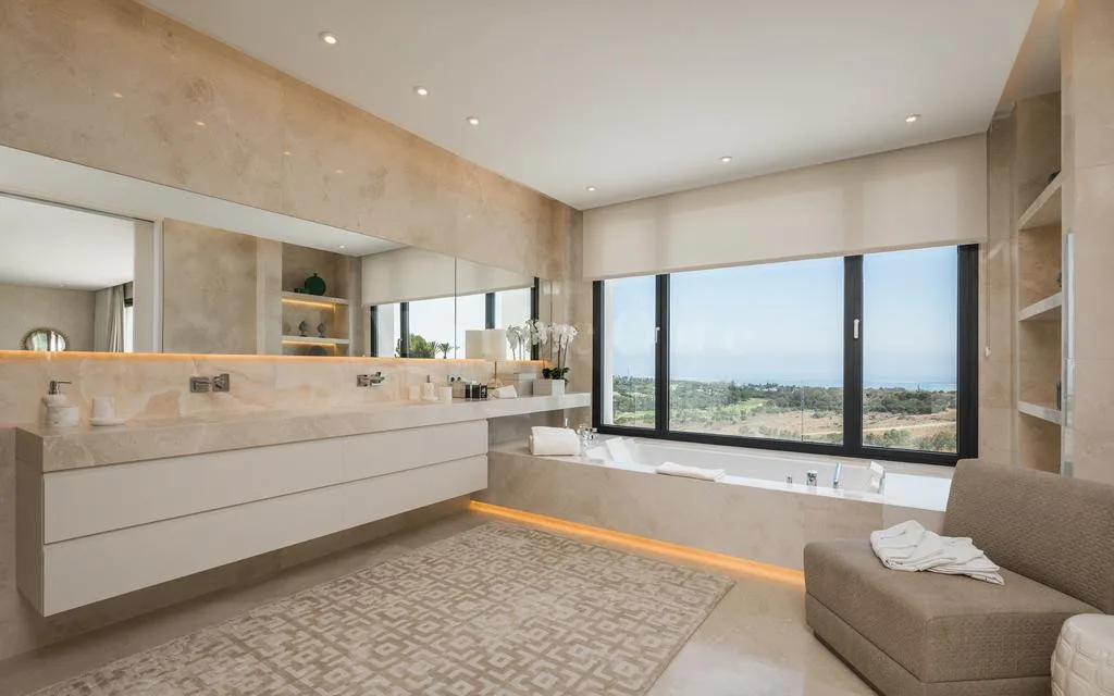 Royal Views 2